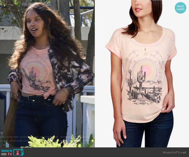 Lucky Brand Desert Dreamer Graphic Split-Back T-Shirt worn by Jessica Davis (Alisha Boe) on 13 Reasons Why