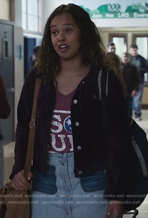 Jessica’s soul print tee and mini denim skirt on 13 Reasons Why