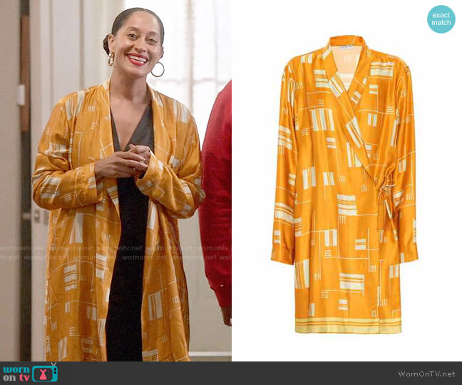 Dries van Noten Printed Satin Coat worn by Rainbow Johnson (Tracee Ellis Ross) on Black-ish