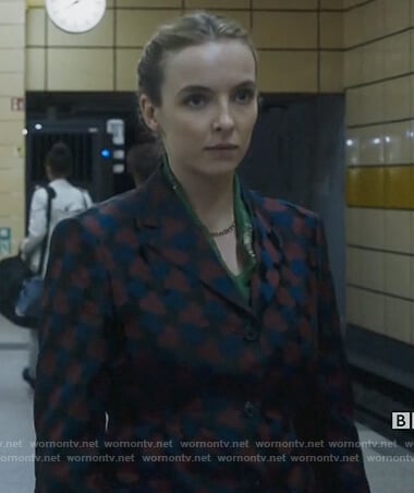 Villanele’s printed brocade blazer on Killing Eve