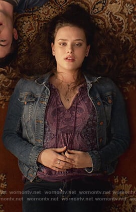 Hannah’s purple printed tassel top on 13 Reasons Why