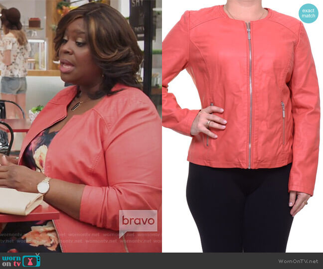 Alfani V-Coral Coat Jacket Long Sleeve Size worn by Barbara (Retta) on Girlfriends Guide to Divorce