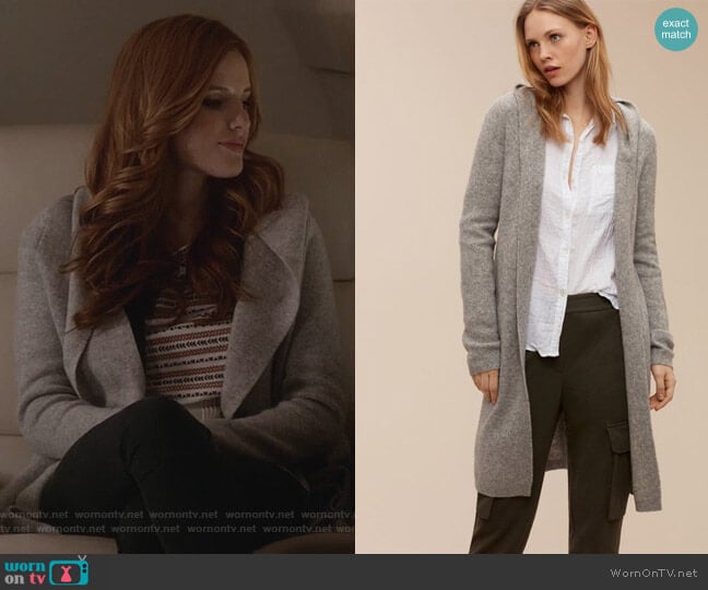 Community Ammonius Sweater worn by Paige Townsen (Bella Thorne) on Famous in Love