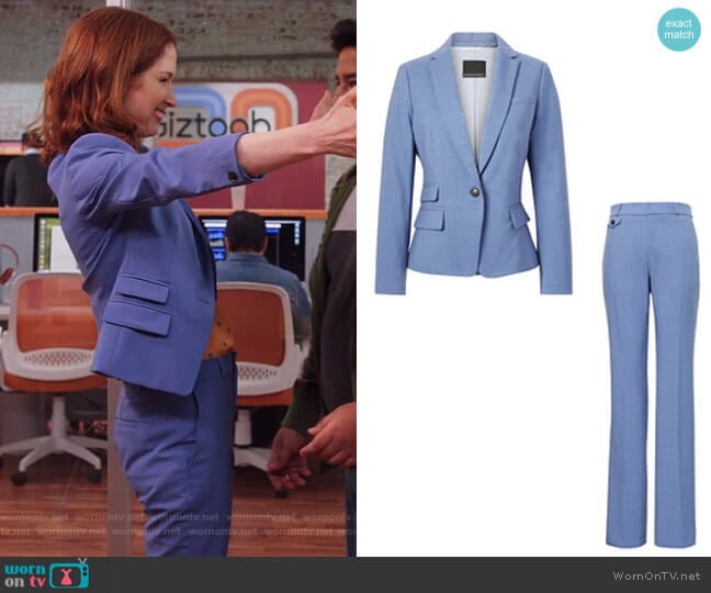 Banana Republic Fitted Crop Lightweight Wool Blazer worn by Kimmy Schmidt (Ellie Kemper) on Unbreakable Kimmy Schmidt
