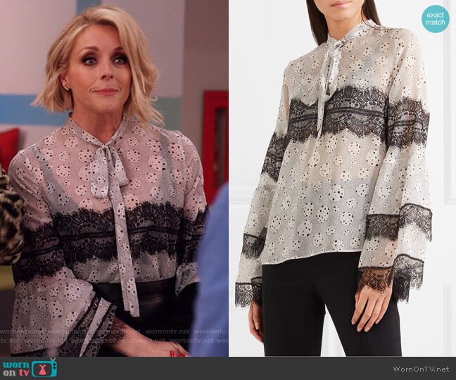 Giambattista Valli Pussy-bow lace-trimmed printed silk-chiffon blouse worn by Jacqueline Voorhees (Jane Krakowski) on Unbreakable Kimmy Schmidt