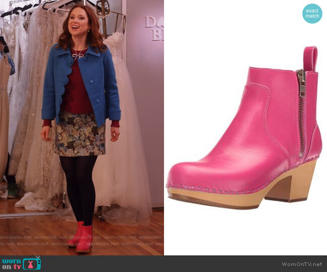 Swedish Hasbeens Zip IT Emy Ankle boot worn by Kimmy Schmidt (Ellie Kemper) on Unbreakable Kimmy Schmidt