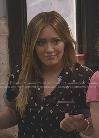Kelsey’s black floral and bee print pajamas on Younger