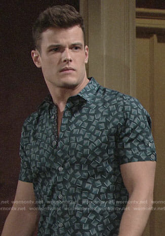 Kyle’s square print shirt on The Young and the Restless