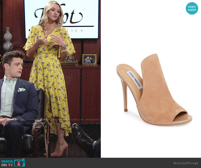 Steve Madden Sinful Sandal worn by Summer Newman (Hunter King) on The Young and the Restless