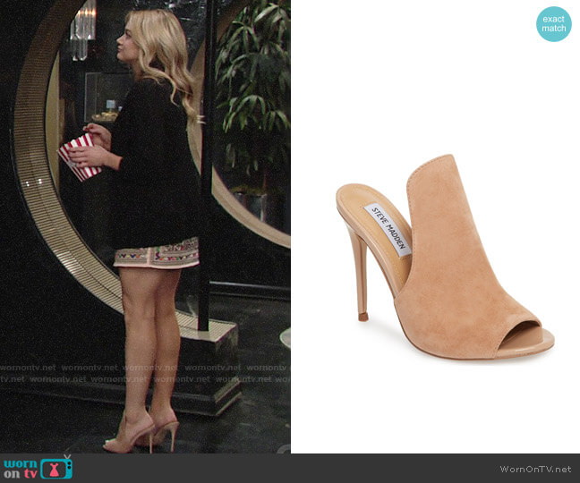Steve Madden Sinful Sandal worn by Summer Newman (Hunter King) on The Young and the Restless