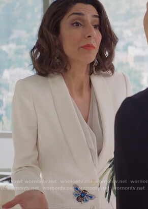 Delia’s white leaf patch blazer on Girlfriends Guide to Divorce