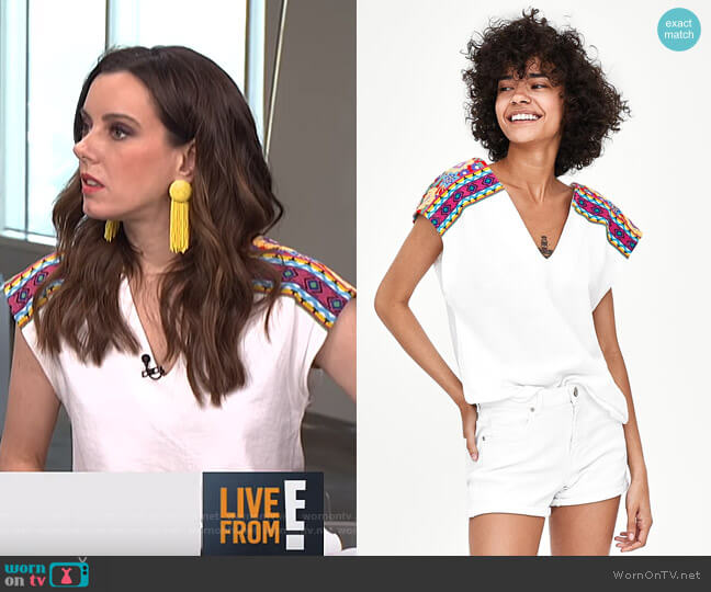 Zara T-Shirt with Rubberised Textured Print worn by Melanie Bromley on E! News