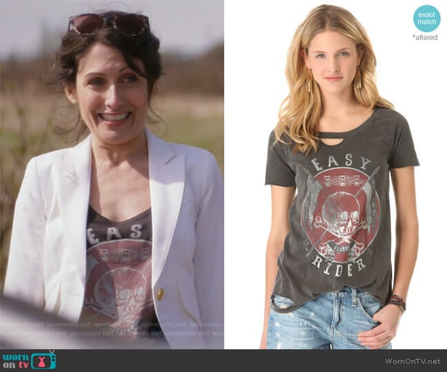 Chaser Easy Rider Deconstructed Tee worn by Abby McCarthy (Lisa Edelstein) on Girlfriends Guide to Divorce