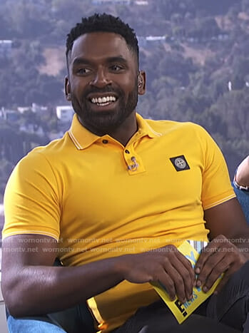 Justin’s yellow polo shirt on E! News Daily Pop