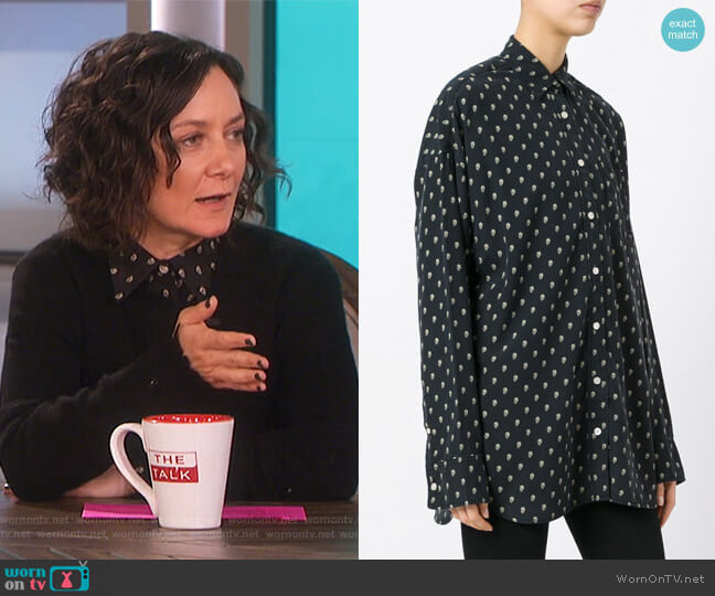 R13 Allover Skull Print Shirt worn by Sara Gilbert on The Talk