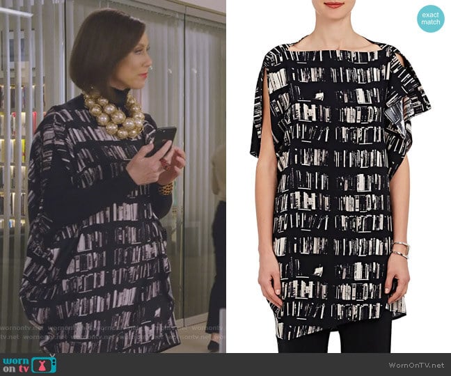 Zero + Maria Cornejo IQ Book-Print Stretch-Silk Tunic worn by Diana Trout (Miriam Shor) on Younger