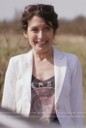 Abby’s white contrast blazer and skull print shirt on Girlfriends Guide to Divorce