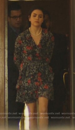 Isabela’s gray print wrap dress on Queen of the South