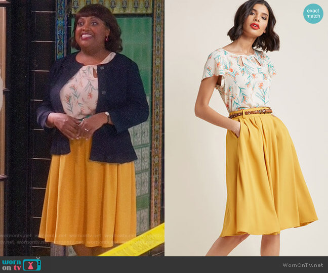 ModCloth Boardroom Brunch Keyhole Top worn by Anne Flatch (Sherri Shepherd) on Trial and Error