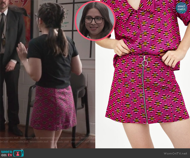 Zara Print Mini Skirt worn by Esther Povitsky (Esther Povitsky) on Alone Together