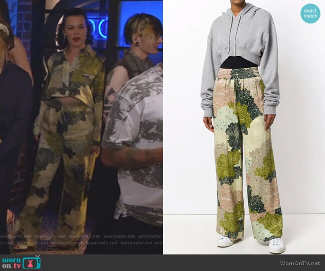 Off White Floral-Print Wide-Leg Trousers worn by Maggie (Debi Mazar) on Younger