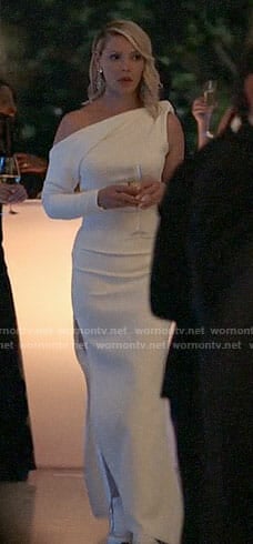 Samantha’s white one-sleeve gown on Suits