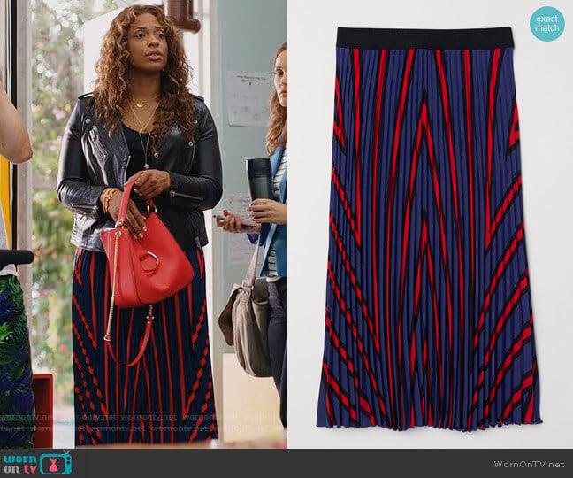 H&M Pleated Skirt worn by Poppy (Kimrie Lewis) on Single Parents