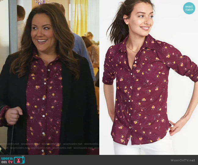 Old Navy Relaxed Printed Classic Shirt worn by Katie Otto (Katy Mixon) on American Housewife