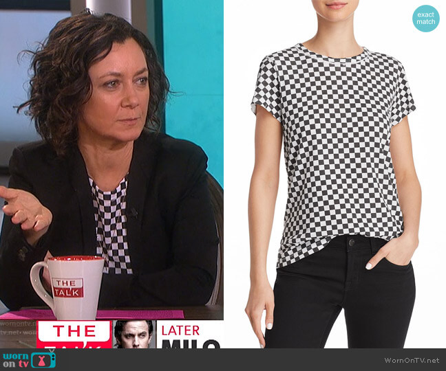 Rag and Bone Check Print Tee worn by Sara Gilbert on The Talk
