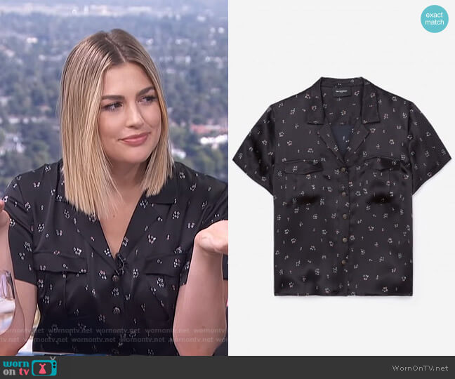 The Kooples Silk Shirt with 1950s Flowers Print worn by Carissa Loethen Culiner on E! News