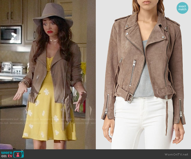 All Saints Plait Balfern Jacket in Mushroom worn by Haley Dunphy (Sarah Hyland) on Modern Family