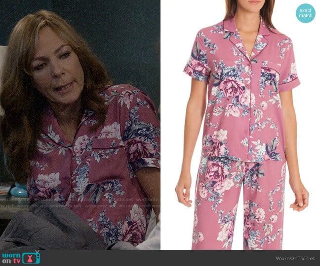 In Bloom by Jonquil Cropped Pajamas in Bed of Roses Adobe worn by Bonnie Plunkett (Allison Janney) on Mom