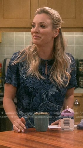 Penny’s blue leaf print top on The Big Bang Theory