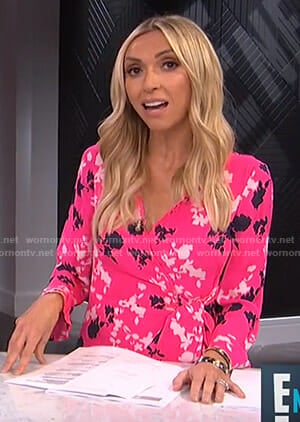 Giuliana’s pink floral wrap dress on E! News