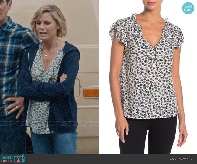 Velvet by Graham & Spencer Tirion Top in Swiss worn by Claire Dunphy (Julie Bowen) on Modern Family
