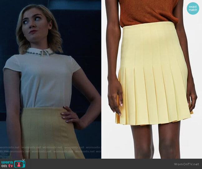 Zara Box Pleat Mini Skirt worn by The Frost Sisters (Skyler Samuels) on The Gifted