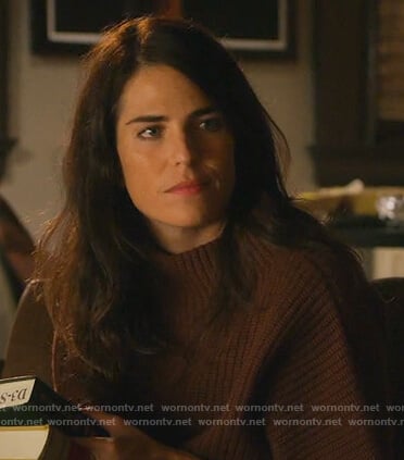 Laurel’s brown knit short sleeve sweater on How to Get Away with Murder