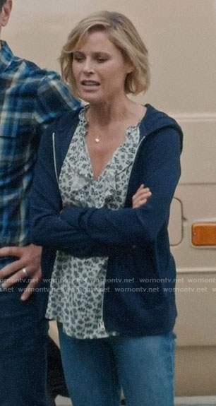 Claire’s printed ruffled top on Modern Family