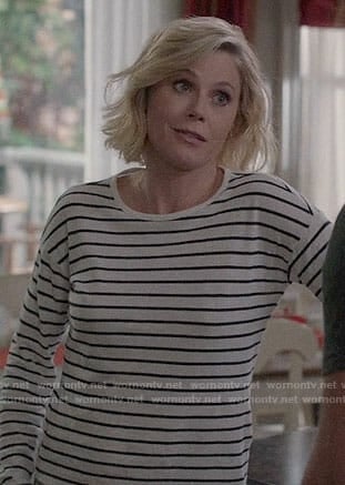 Claire’s striped long sleeve tee on Modern Family
