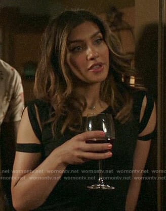 Dinah’s black cutout sleeve tee on Arrow