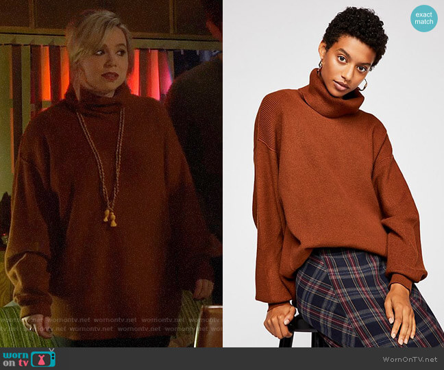 Free People Softly Structured Tunic in Tobacco worn by Kristin Baxter (Amanda Fuller) on Last Man Standing