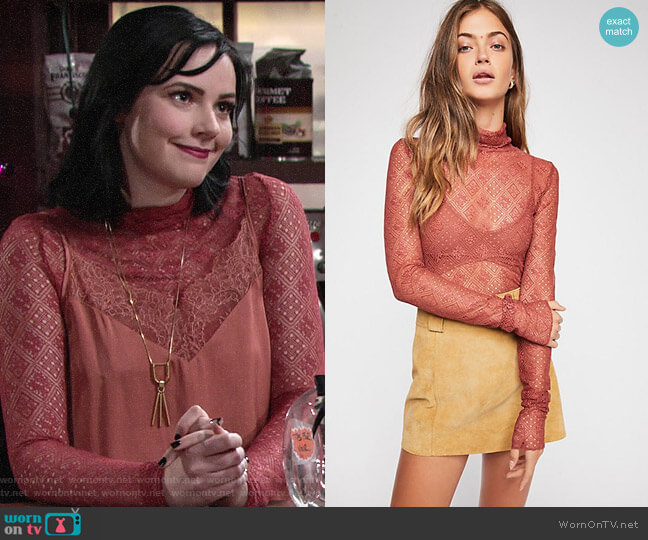 Free People Sweet Memories Turtleneck in Tribecca worn by Tessa Porter (Cait Fairbanks) on The Young and the Restless
