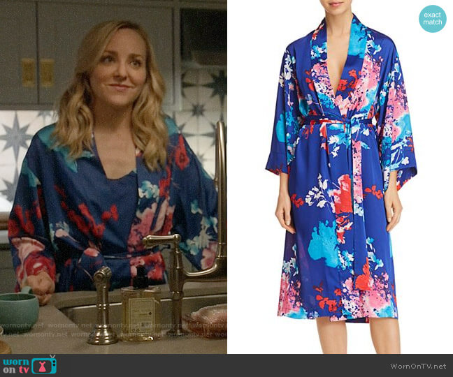 Natori Fiji Robe worn by Marissa Morgan (Geneva Carr) on Bull
