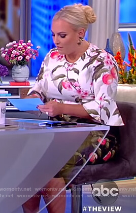 Meghan’s peach print dress on The View
