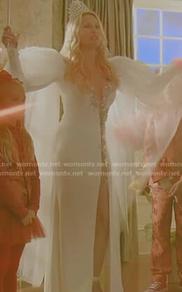 Alexis’s white embellished tulle gown on Dynasty