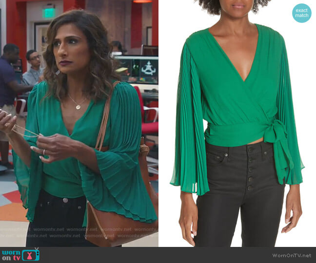 Alice + Olivia Bray Top worn by Emet Kamala-Sweetzer (Sarayu Blue) on I Feel Bad
