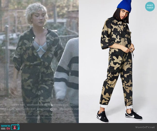 Dolls Kill Never Unseen Camo Jumpsuit worn by Star Davis (Jude Demorest) on Star