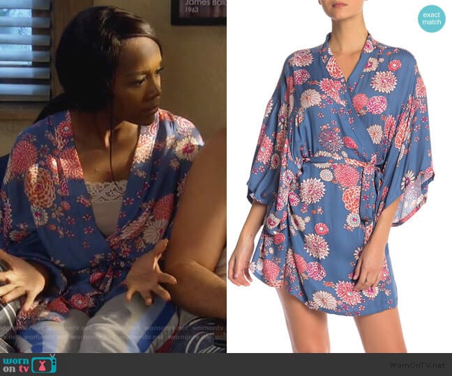 Josie Printed 3/4 Sleeve Robe worn by Michaela Pratt (Aja Naomi King) on How to Get Away with Murder