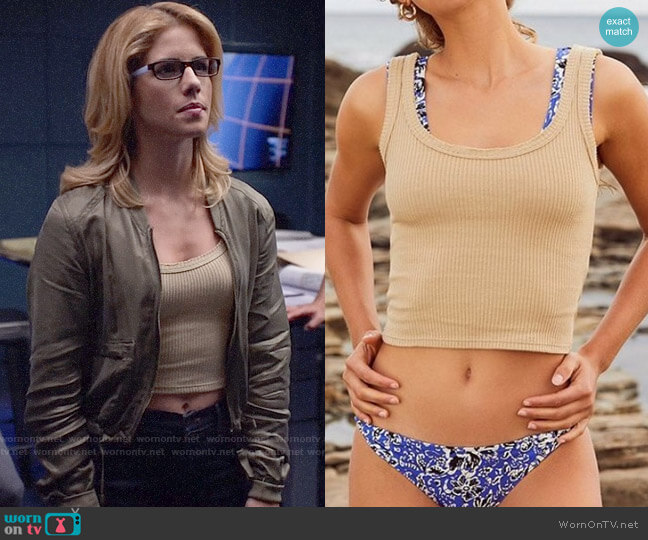 Urban Outfitters Ribbed Knit Cropped Tank Top worn by Felicity Smoak (Emily Bett Rickards) on Arrow
