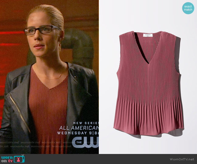 Babaton Damien Blouse worn by Felicity Smoak (Emily Bett Rickards) on Arrow